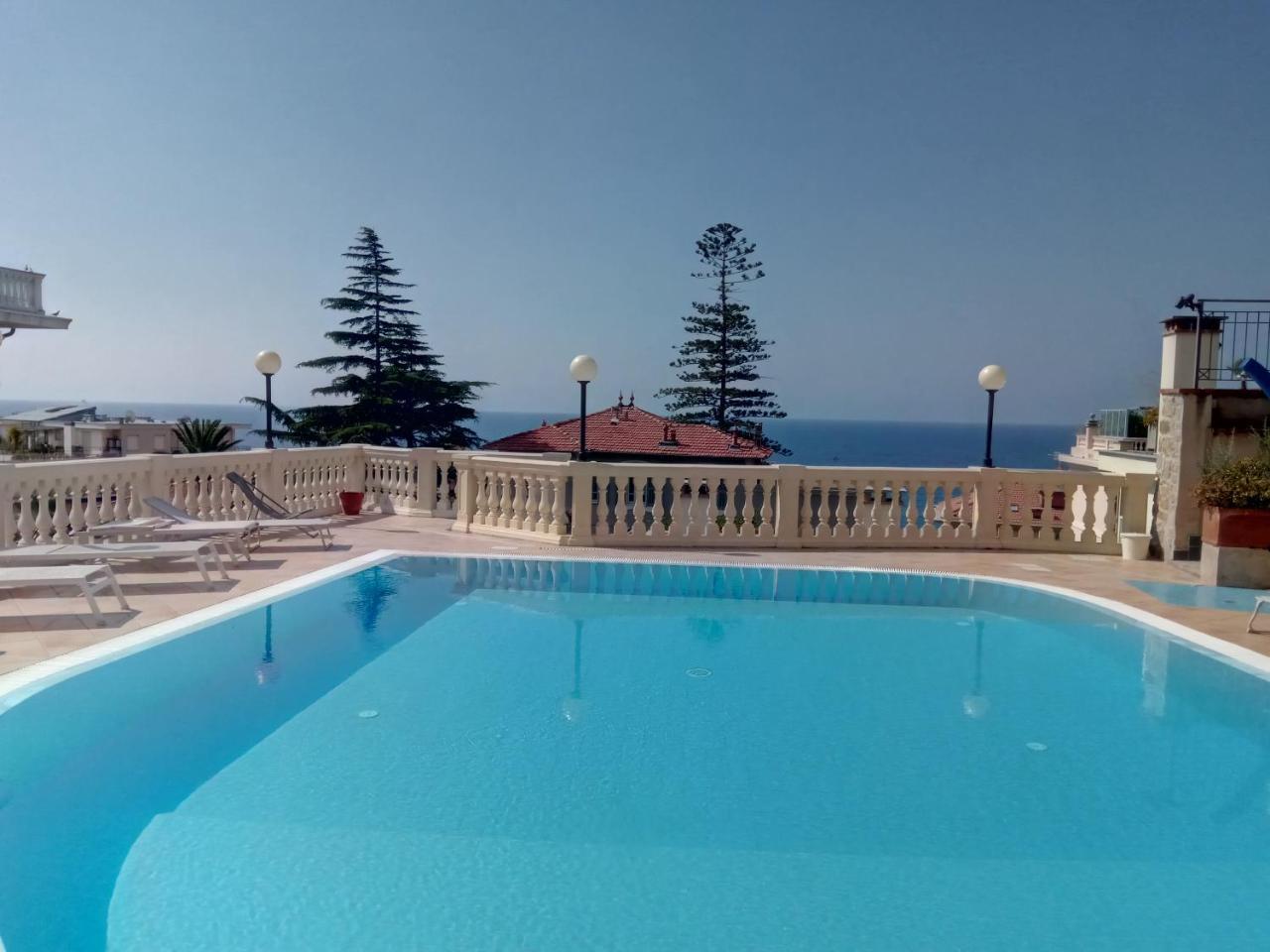 Dell'angelo Aparthotel 3*